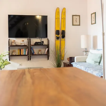 Apartament E17 *